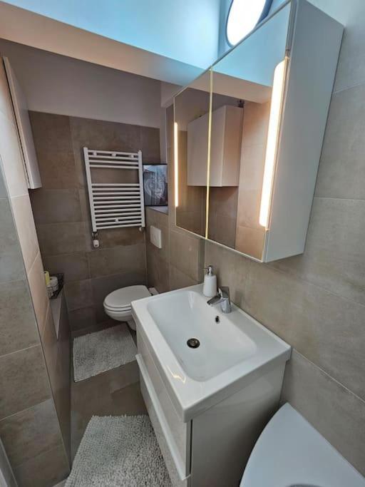 Affordable Suite In Vienna'S Hotpoint Exterior photo